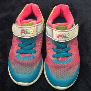 Toddler tennis shoes